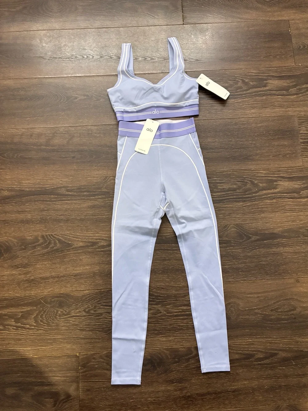 LMK WHAT COLOR AND SIZE BEFORE YOU BUY PLS!!! ALO Yoga set Lavender, Gray, Black